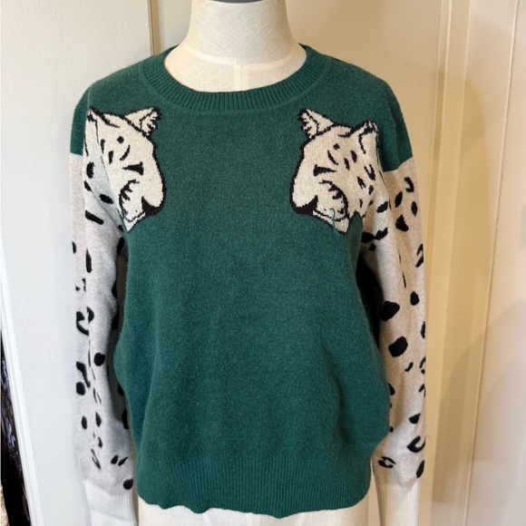 MINKPINK Green Crewneck Sweater with White snow Leopard-Print Sleeves Sz M - Picture 2 of 3